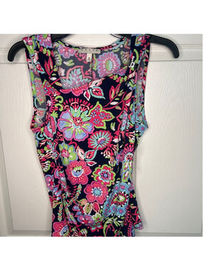 Chaus new york sleeveless floral top size M NWT